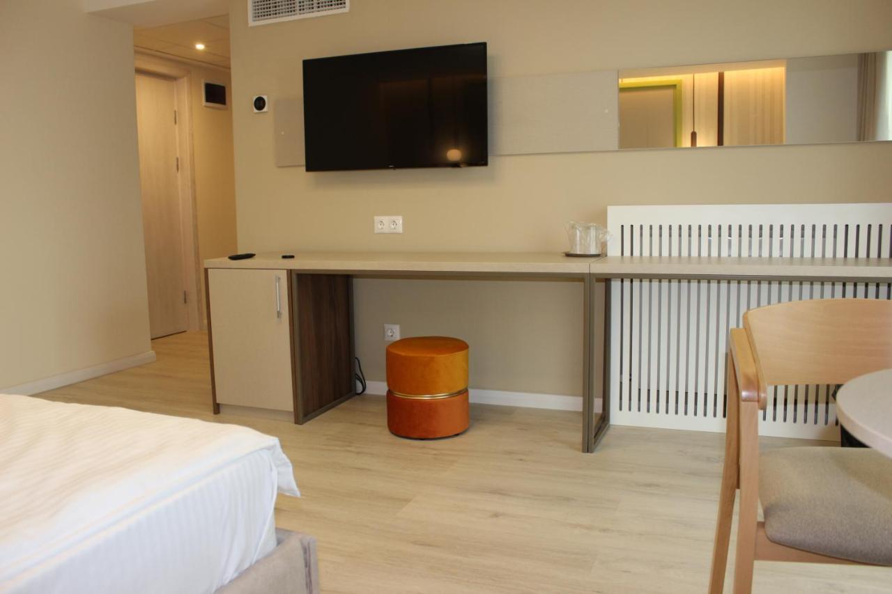 Hotel Anina テキルギオル エクステリア 写真